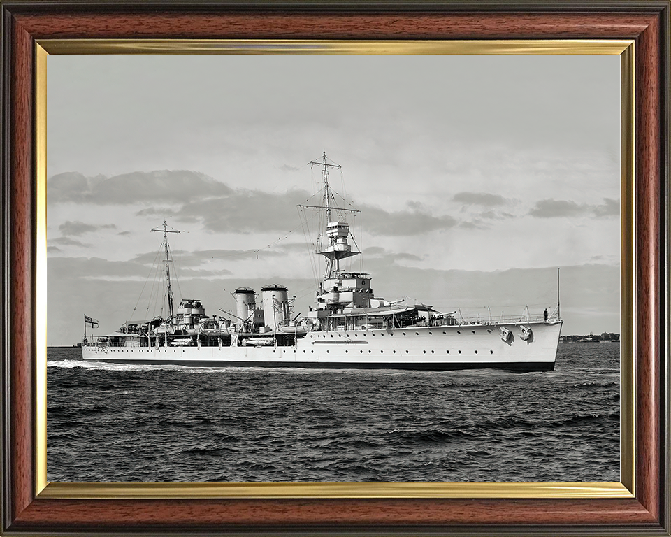 HMS Danae (D44) Royal Navy Danae Class Cruiser Starboard View Photo Print Wall Art Decor Posters, Prints, & Visual Artwork Hampshire Prints 10 x 8 Classic Frame No