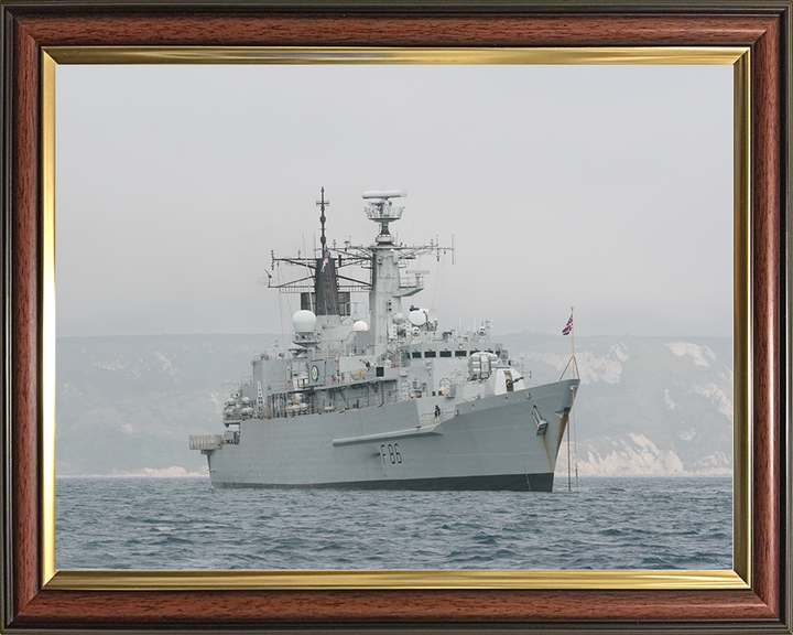HMS Campbeltown (F86) Royal Navy Type 22 Frigate At Anchor Photo Print Wall Art Decor Posters, Prints, & Visual Artwork Hampshire Prints 10 x 8 Classic Frame No