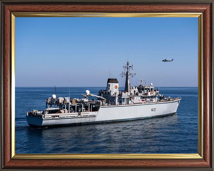 HMS Ledbury (M30) Photo Print - Persian Gulf 2020 - Royal Navy Hunt Class Minesweeper Hampshire Prints 10 x 8 Classic Frame No