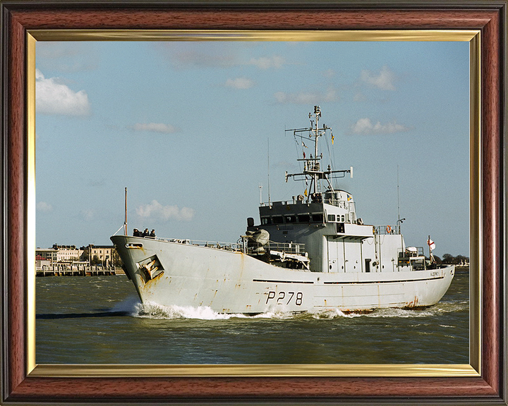 HMS Alderney (P278) Royal Navy Island Class Patrol Vessel Entering Portsmouth Harbour Photo Print Wall Art Decor Posters, Prints, & Visual Artwork Hampshire Prints 10 x 8 Classic Frame No