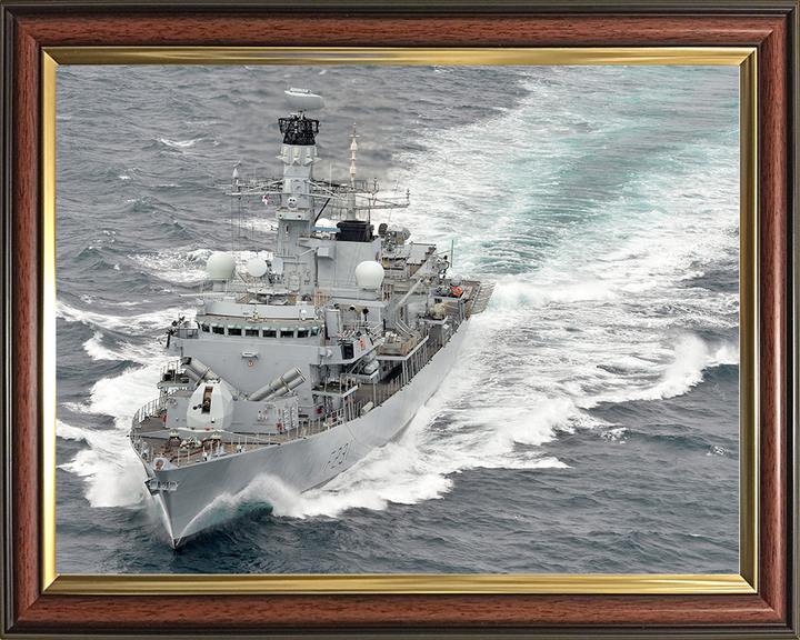 HMS Argyll (F231) Royal Navy Type 23 Frigate Underway 2014 Wall Art Photo Print Naval Decor Posters, Prints, & Visual Artwork Hampshire Prints 10 x 8 Classic Frame No