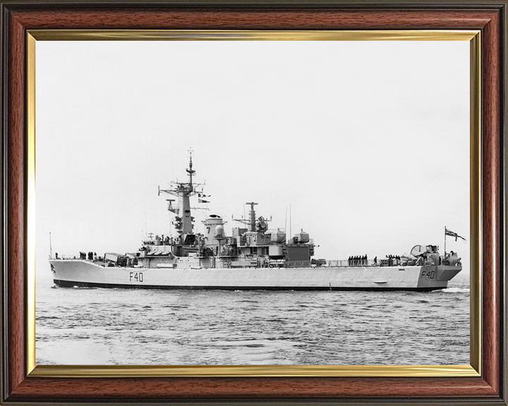 HMS Sirius (F40) Photo Print - Leaving Portsmouth 1987 - Royal Navy Leander Class Frigate Posters, Prints, & Visual Artwork Hampshire Prints 10 x 8 Classic Frame No