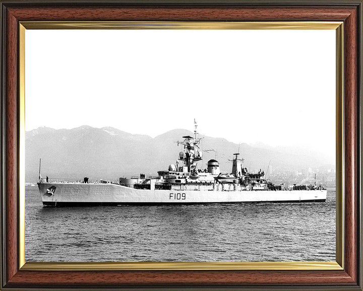 HMS Leander F109 | Photo Print | Framed Print | Leander Class | Frigate | Royal Navy Hampshire Prints