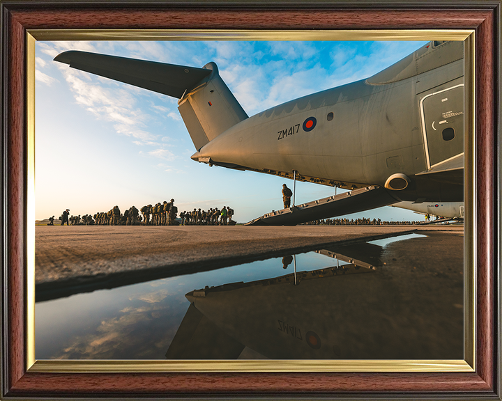 British Army 16 Air Assault Brigade Board an RAF A400M Photo Print Wall Art Military Decor Posters, Prints, & Visual Artwork Hampshire Prints 10 x 8 Classic Frame No