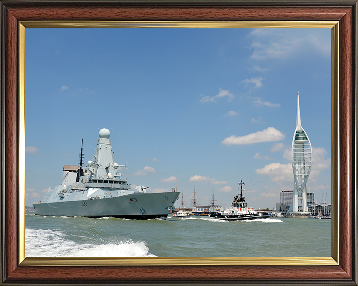 HMS Daring (D32) Royal Navy Type 45 Destroyer Leaves Portsmouth 2013 Photo Print Wall Art Decor Posters, Prints, & Visual Artwork Hampshire Prints 10 x 8 Classic Frame No