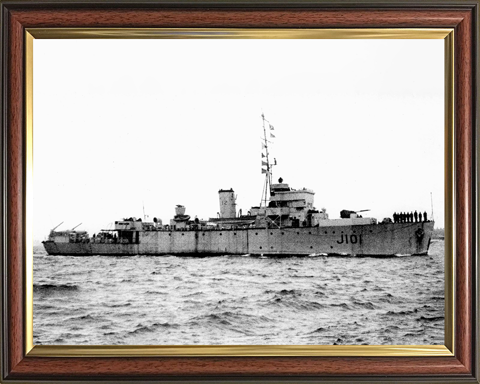 HMS Albacore (J101) Photo Print - At Sea 1944 - Royal Navy Algerine Class Minesweeper Posters, Prints, & Visual Artwork Hampshire Prints 10 x 8 Classic Frame No