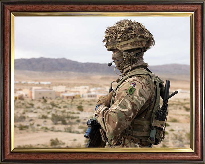 A Soldier from 2nd Battalion The Royal Yorkshire Regiment Photo Print - British Army Hampshire Prints 10 x 8 Classic Frame No