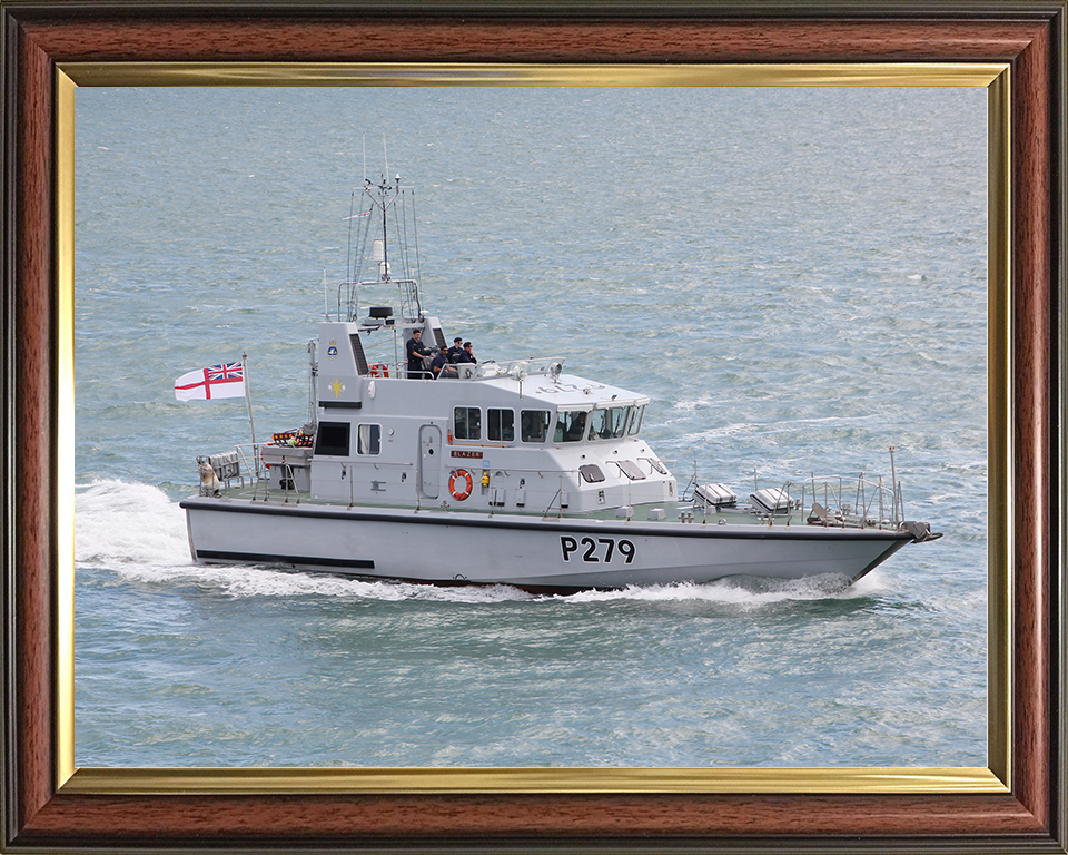HMS Blazer (P279) Royal Navy Archer Class P2000 Patrol Vessel Underway Photo Print Wall Art Decor Posters, Prints, & Visual Artwork Hampshire Prints 10 x 8 Classic Frame No