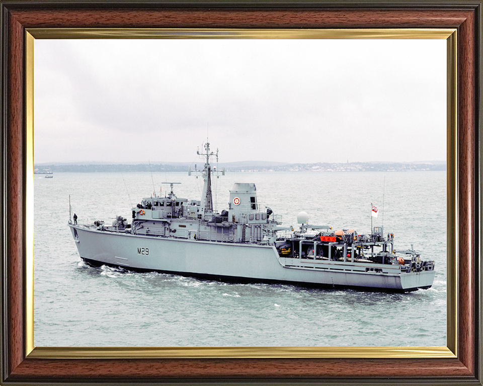 HMS Brecon (M29) Royal Navy Hunt Class Mine Warfare Vessel Leaving Portsmouth Photo Print Wall Art Decor Posters, Prints, & Visual Artwork Hampshire Prints 10 x 8 Classic Frame No