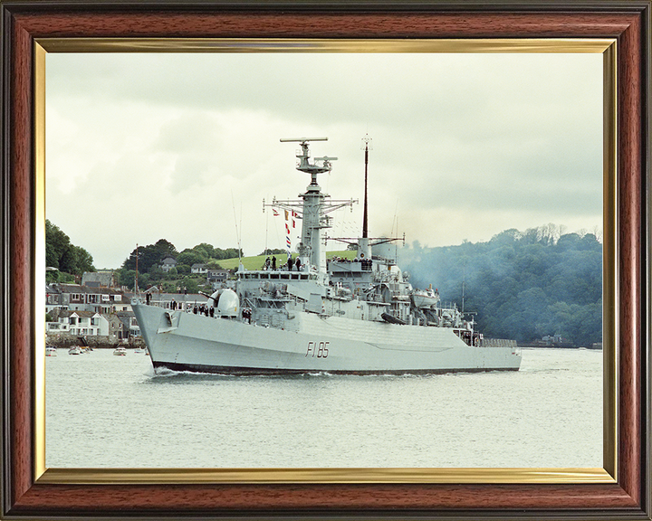 HMS Avenger (F185) Royal Navy Type 21 Frigate Port Bow View Photo Print Wall Art Decor Posters, Prints, & Visual Artwork Hampshire Prints 10 x 8 Classic Frame No