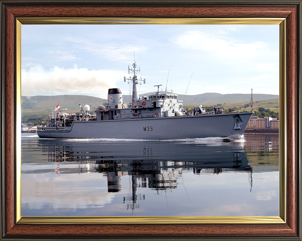 HMS Brocklesby (M33) Royal Navy Hunt Class Mine Warfare Vessel Starboard Side Reflections Photo Print Wall Art Decor Posters, Prints, & Visual Artwork Hampshire Prints 10 x 8 Classic Frame No