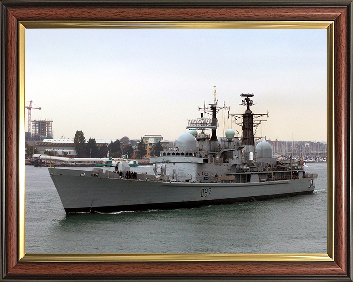 HMS Edinburgh (D97) Royal Navy Type 42 Destroyer Leaving Portsmouth 2005 Photo Print Wall Art Decor Posters, Prints, & Visual Artwork Hampshire Prints 10 x 8 Classic Frame No