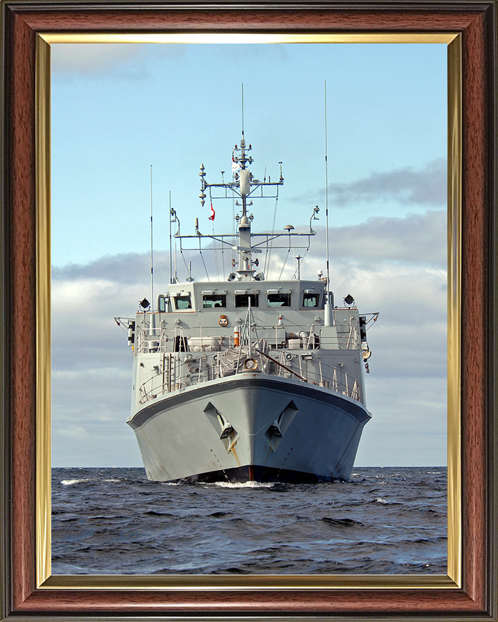 HMS Bangor (M109) Royal Navy Sandown Class Minehunter Low Bow View Photo Print Wall Art Decor Posters, Prints, & Visual Artwork Hampshire Prints 10 x 8 Classic Frame No