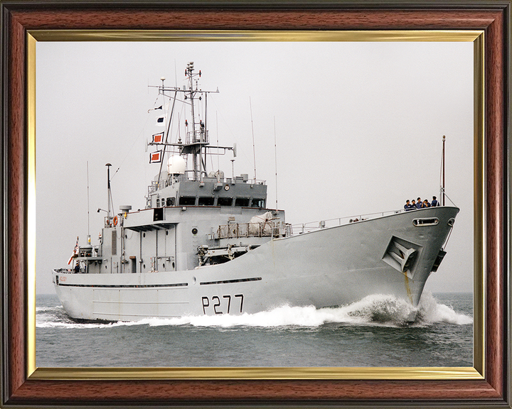 HMS Anglesey (P277) Royal Navy Island Class Patrol Vessel Underway Photo Print Wall Art Decor Posters, Prints, & Visual Artwork Hampshire Prints 10 x 8 Classic Frame No