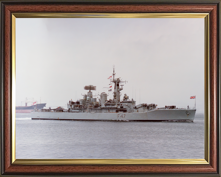 HMS Danae (F47) Royal Navy Leander Class Frigate Low Starboard View Photo Print Wall Art Decor Posters, Prints, & Visual Artwork Hampshire Prints 10 x 8 Classic Frame No