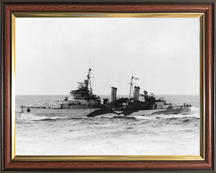 HMS Edinburgh (16) Royal Navy Town Class Light Cruiser Port Side Photo Print Wall Art Decor Posters, Prints, & Visual Artwork Hampshire Prints 10 x 8 Classic Frame No