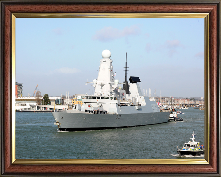 HMS Duncan (D37) Royal Navy Type 45 Destroyer Leaving Portsmouth 2015 Photo Print Wall Art Decor Posters, Prints, & Visual Artwork Hampshire Prints 10 x 8 Classic Frame No