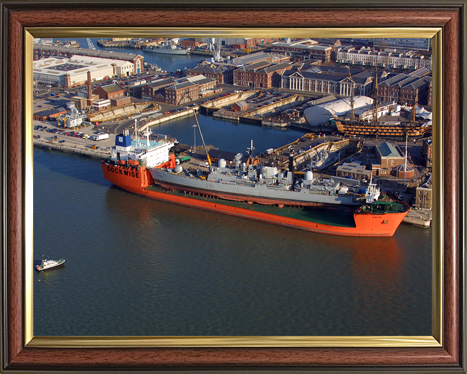 HMS Nottingham (D91) Photo Print - On The Barge MV Swan - Royal Navy Type 42 Destroyer Hampshire Prints 10 x 8 Classic Frame No
