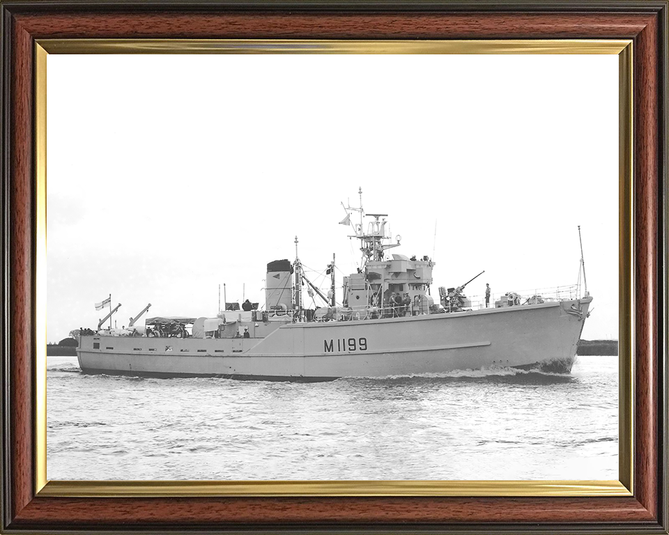 HMS Belton (M1199) Royal Navy Ton Class Minesweeper Starboard View Photo Print Wall Art Decor Posters, Prints, & Visual Artwork Hampshire Prints 10 x 8 Classic Frame No
