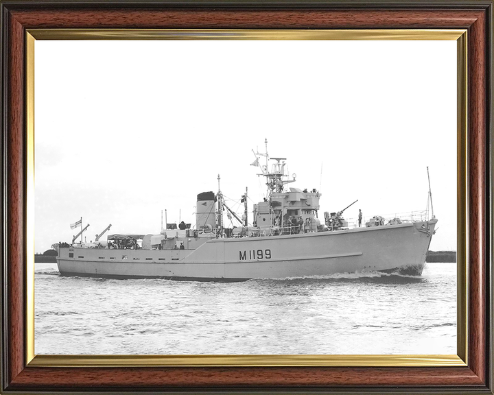 HMS Belton (M1199) Royal Navy Ton Class Minesweeper Starboard View Photo Print Wall Art Decor Posters, Prints, & Visual Artwork Hampshire Prints 10 x 8 Classic Frame No