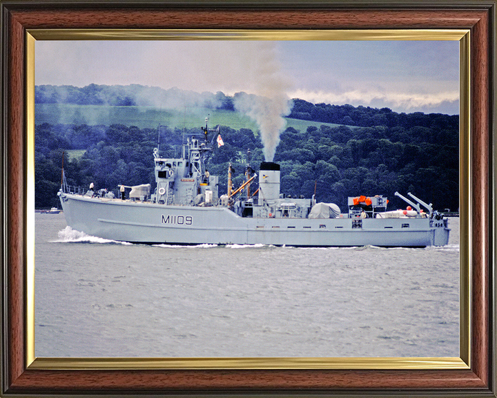 HMS Bickington (M1109) Royal Navy Ton Class Minesweeper Port Beam View Photo Print Wall Art Decor Posters, Prints, & Visual Artwork Hampshire Prints 10 x 8 Classic Frame No