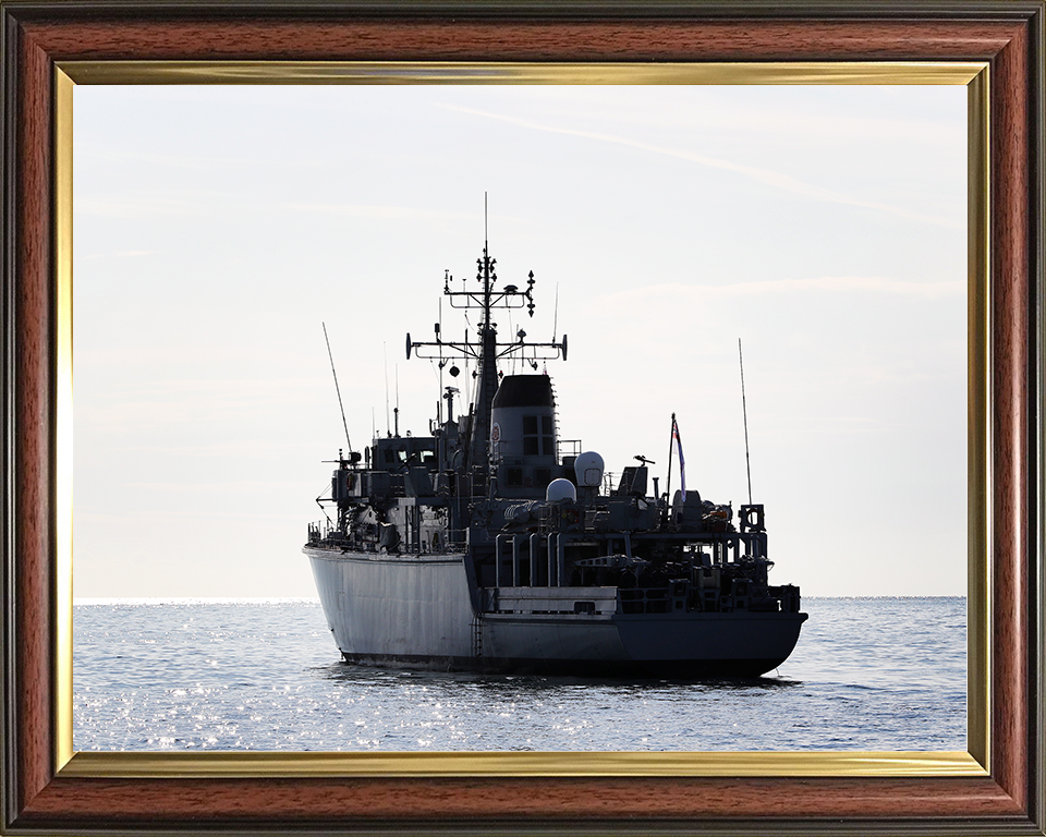HMS Chiddingfold (M37) Royal Navy Hunt Class Minehunter Port Quarter View Photo Print Wall Art Decor Posters, Prints, & Visual Artwork Hampshire Prints 10 x 8 Classic Frame No