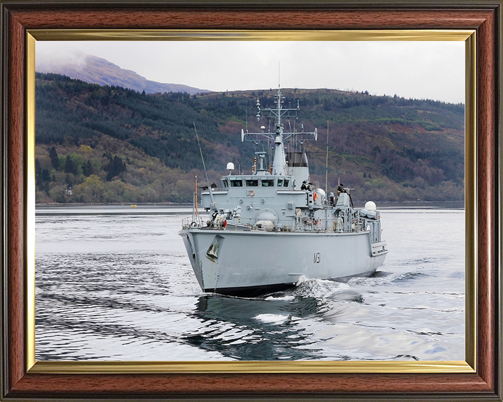 HMS Cattistock (M31) Royal Navy Hunt Class MineHunter Port Bow View Photo Print Wall Art Decor Posters, Prints, & Visual Artwork Hampshire Prints 10 x 8 Classic Frame No