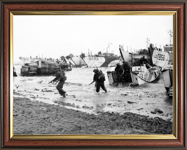 Royal Marines Commandos at Normandy on D-Day 1944 Photo Print Wall Art Military Decor Posters, Prints, & Visual Artwork Hampshire Prints 10 x 8 Classic Frame No