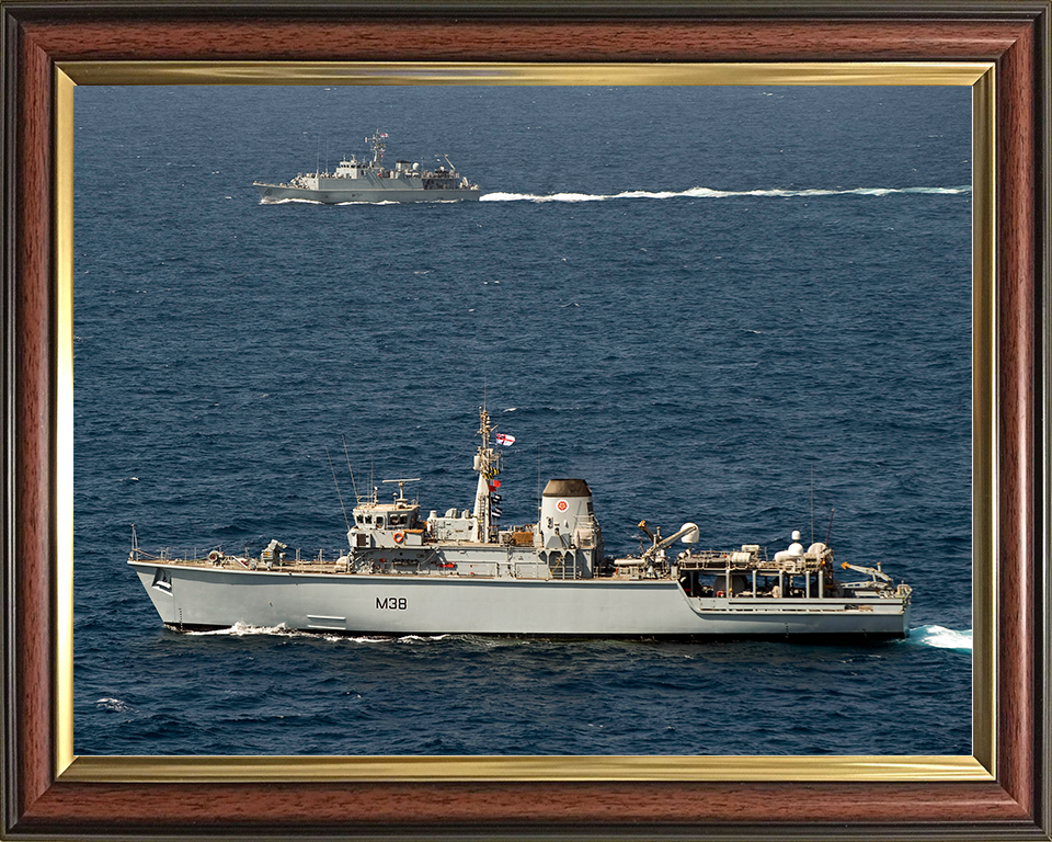 HMS Atherstone (M38) Royal Navy Hunt Class Mine Warfare Vessel Middle East 2009 Photo Print Wall Art Decor Posters, Prints, & Visual Artwork Hampshire Prints 10 x 8 Classic Frame No