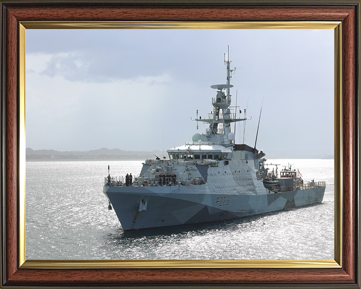 HMS Medway (P223) Photo Print - Entering Harbour 2025 - Royal Navy River Class Patrol Vessel Hampshire Prints 10 x 8 Classic Frame No