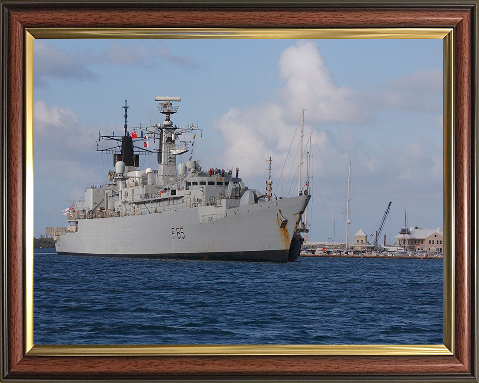 HMS Cumberland (F85) Photo Print - Entering Bermuda 2005 - Royal Navy Type 22 Frigate Posters, Prints, & Visual Artwork Hampshire Prints 10 x 8 Classic Frame No