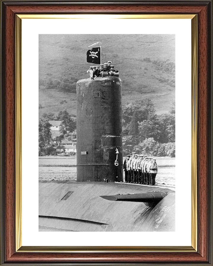 HMS Conqueror S48 Royal Navy Churchill class Submarine Photo Print or Framed Print - Hampshire Prints