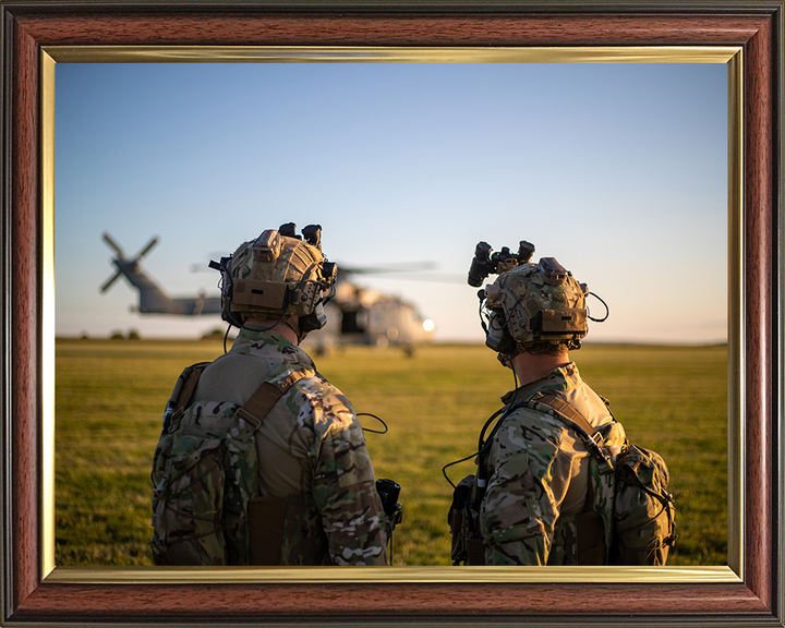 Royal Marine Commandos with Merlin Helicopter Photo Print - MAOT Hampshire Prints 10 x 8 Classic Frame No