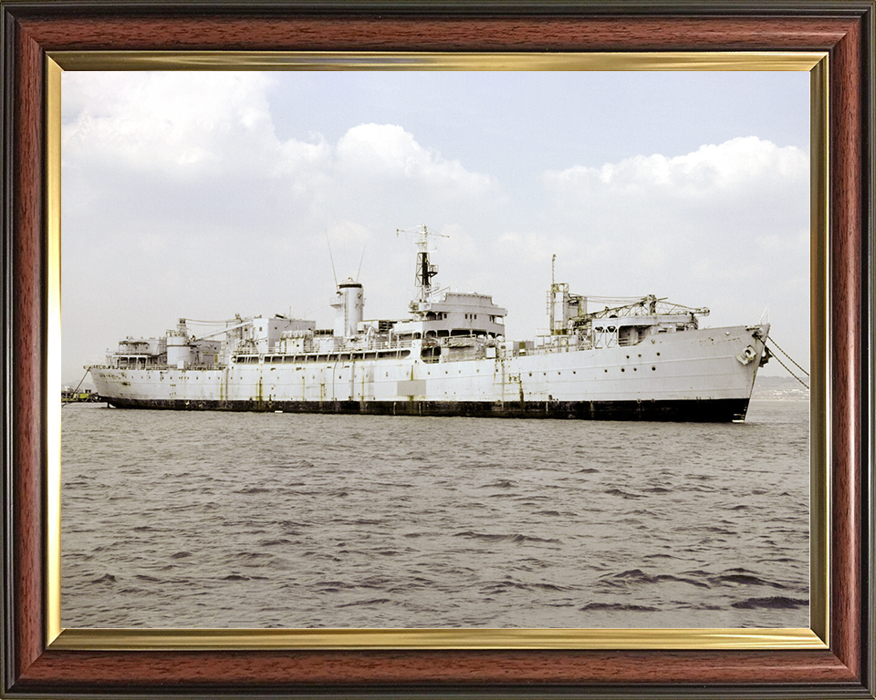 HMS Berry Head (A191) Royal Navy Repair Ship Starboard View Photo Print Wall Art Decor Posters, Prints, & Visual Artwork Hampshire Prints 10 x 8 Classic Frame No
