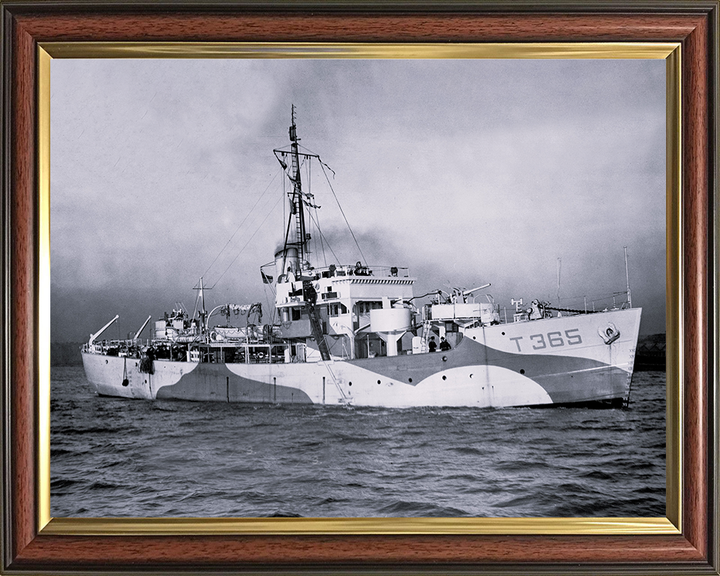 HMS Gulland (T365) Royal Navy Isles Class Trawler At Sea 1943 Photo Print Wall Art Decor Posters, Prints, & Visual Artwork Hampshire Prints 10 x 8 Classic Frame No