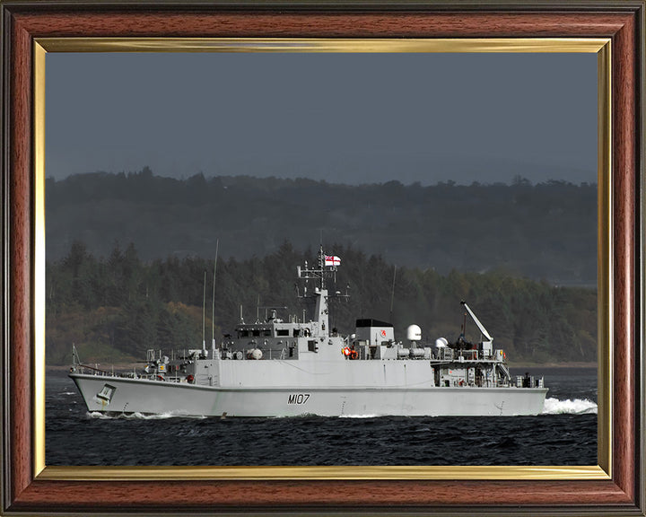 HMS Pembroke M107 | Photo Print | Framed Print | Sandown Class | Minehunter | Royal Navy Hampshire Prints
