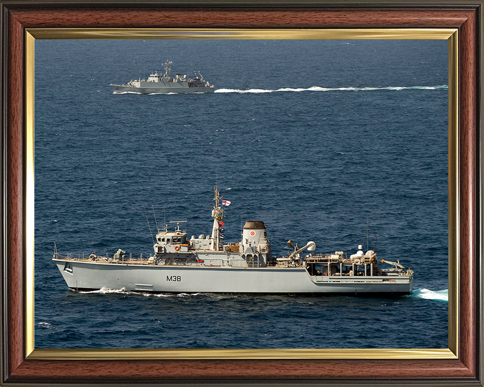 HMS Atherstone (M38) Photo Print - Middle East 2009 - Royal Navy Hunt Class Mine Warfare Vessel Hampshire Prints 10 x 8 Classic Frame No