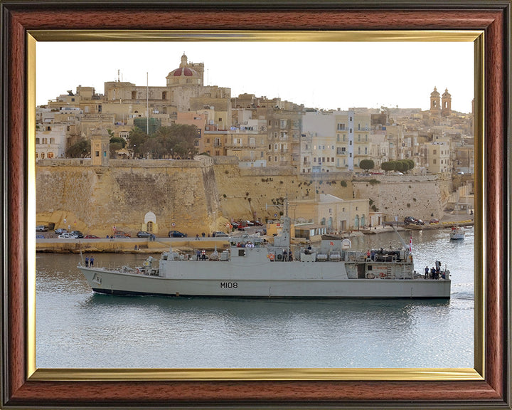 HMS Grimsby M108 | Photo Print | Framed Print | Sandown Class | Minehunter | Royal Navy Hampshire Prints