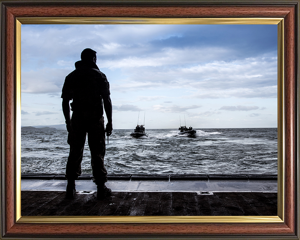 Royal Marines Commando amphibious assault teams Photo Print Hampshire Prints 10 x 8 Classic Frame No