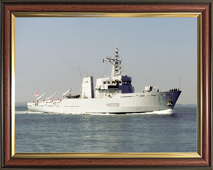 HMS Blackwater (M2008) Royal Navy River Class Minesweeper Starboard Beam Photo Print Wall Art Decor Posters, Prints, & Visual Artwork Hampshire Prints 10 x 8 Classic Frame No