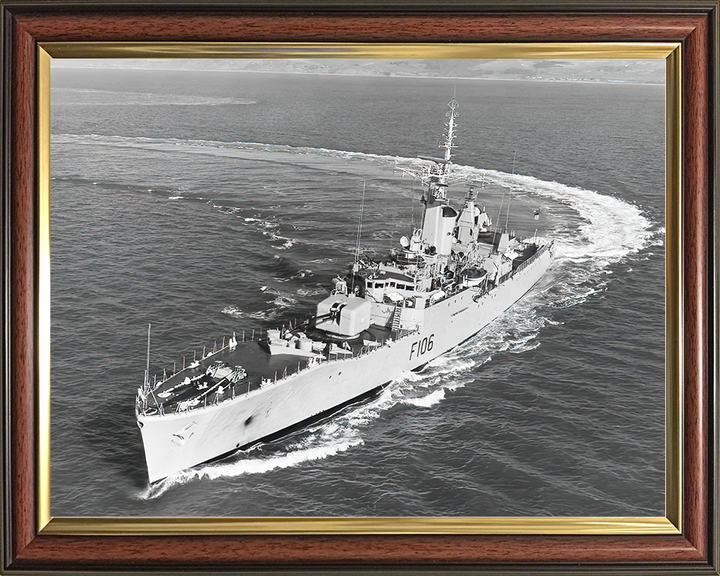 HMS Brighton (F106) Royal Navy Rothesay Class Frigate Hard Turn Photo Print Wall Art Decor Posters, Prints, & Visual Artwork Hampshire Prints 10 x 8 Classic Frame No
