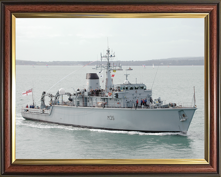 HMS Dulverton (M35) Royal Navy Hunt Class Mine Warfare Vessel Paying off Photo Print Wall Art Decor Posters, Prints, & Visual Artwork Hampshire Prints 10 x 8 Classic Frame No