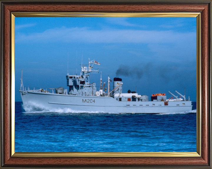 HMS Stubbington M1204 | Photo Print | Framed Print | Ton Class | Minesweeper | Royal Navy Hampshire Prints