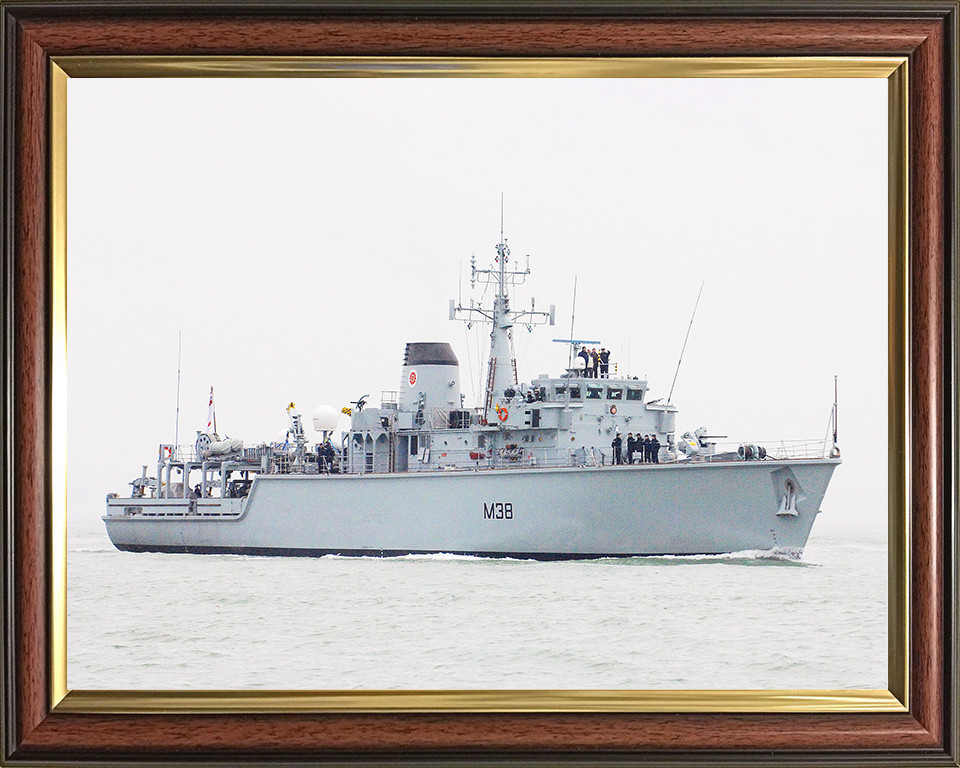 HMS Atherstone (M38) Royal Navy Hunt Class Mine Warfare Vessel Starboard View Photo Print Wall Art Decor Posters, Prints, & Visual Artwork Hampshire Prints 10 x 8 Classic Frame No