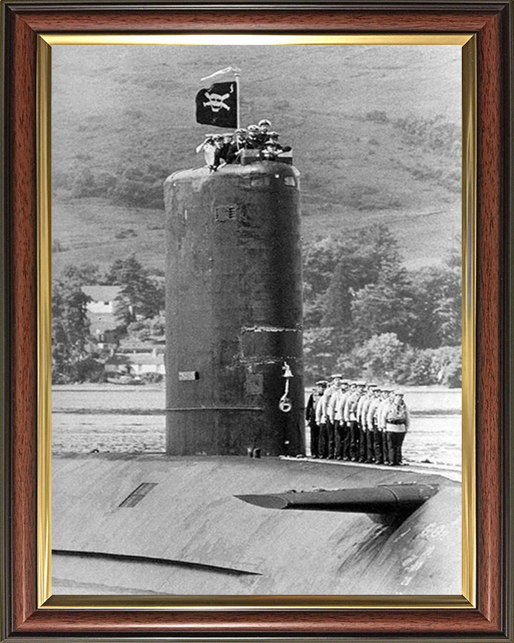 HMS Conqueror S48 Royal Navy Churchill class Submarine Photo Print or Framed Print - Hampshire Prints