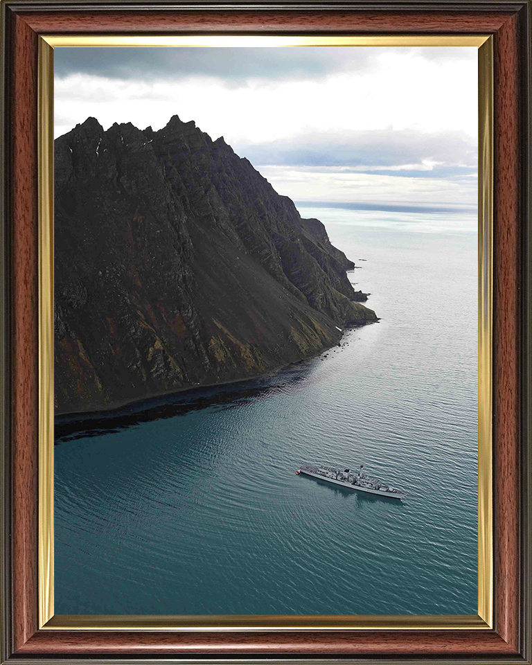 HMS Montrose (F236) Photo Print - South Georgia 2007 - Royal Navy Type 23 Frigate Hampshire Prints 10 x 8 Classic Frame No