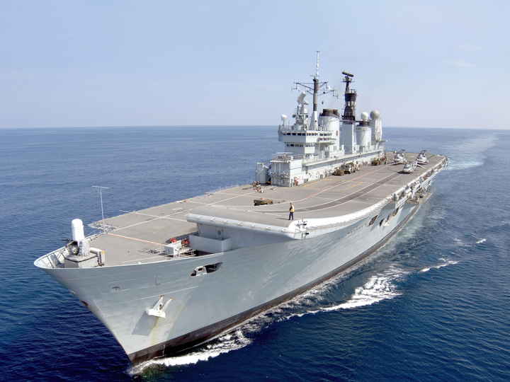 HMS Ark Royal (R07) Royal Navy Invincible Class Aircraft Carrier Underway Photo Print Wall Art Decor Posters, Prints, & Visual Artwork Hampshire Prints 6 x 4 No Frame No