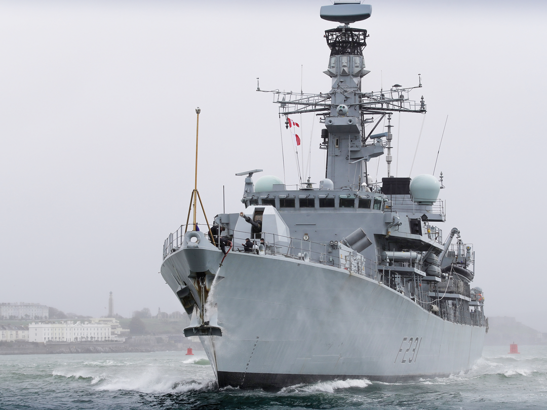 HMS Argyll (F231) Royal Navy Type 23 Frigate Low Port Bow View Photo Print Wall Art Decor Posters, Prints, & Visual Artwork Hampshire Prints 6 x 4 No Frame No