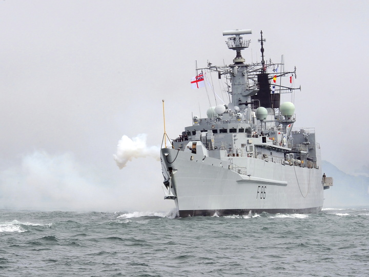 HMS Campbeltown (F86) Royal Navy Type 22 Frigate Gun Salute Photo Print Wall Art Decor Posters, Prints, & Visual Artwork Hampshire Prints 6 x 4 No Frame No