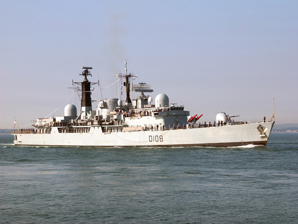HMS Cardiff D108 Type 42 Destroyer 14 July 2005 With Paying off Pennant